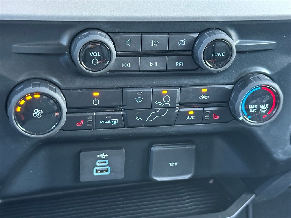 2023 Ford F-450 photo 27