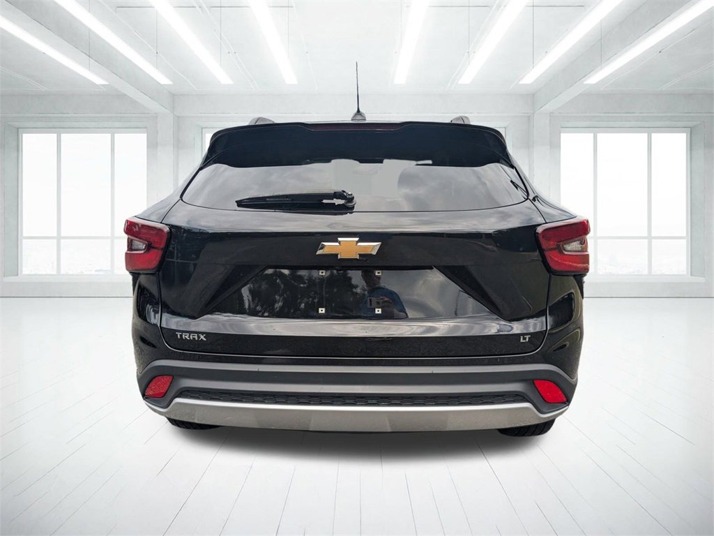 2024 Chevrolet Trax LT photo 4