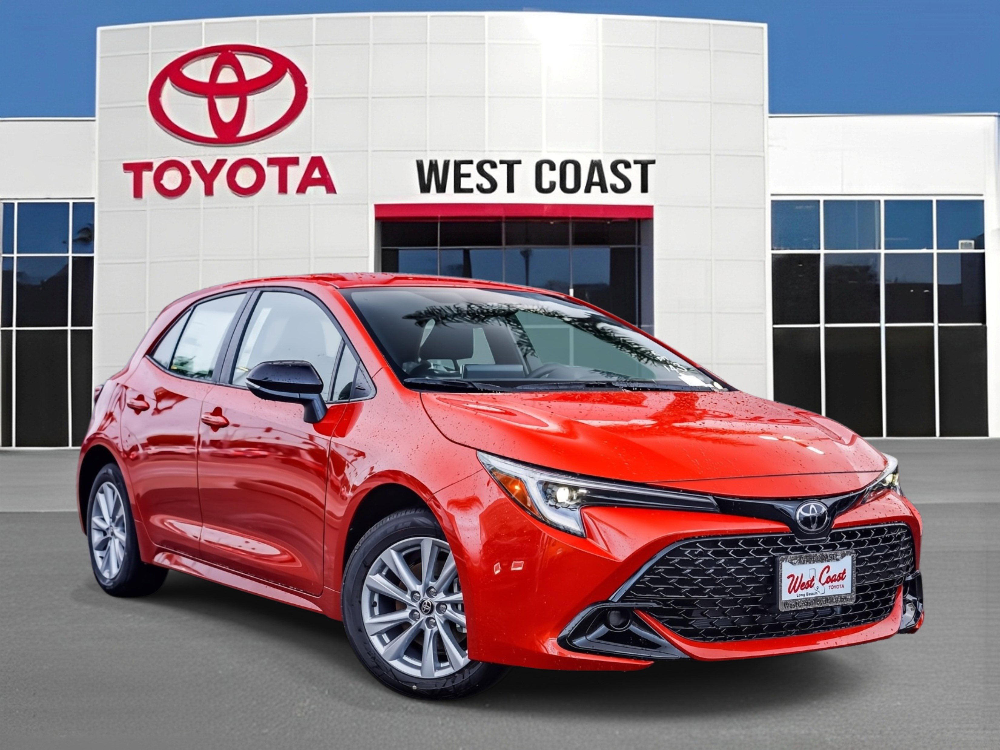 2026 Toyota Corolla Hatchback SE's photo