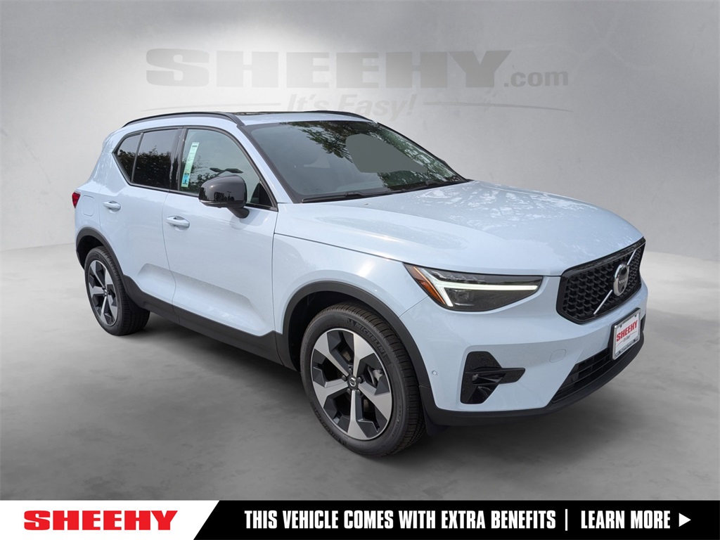 2026 Volvo XC40 Plus's photo