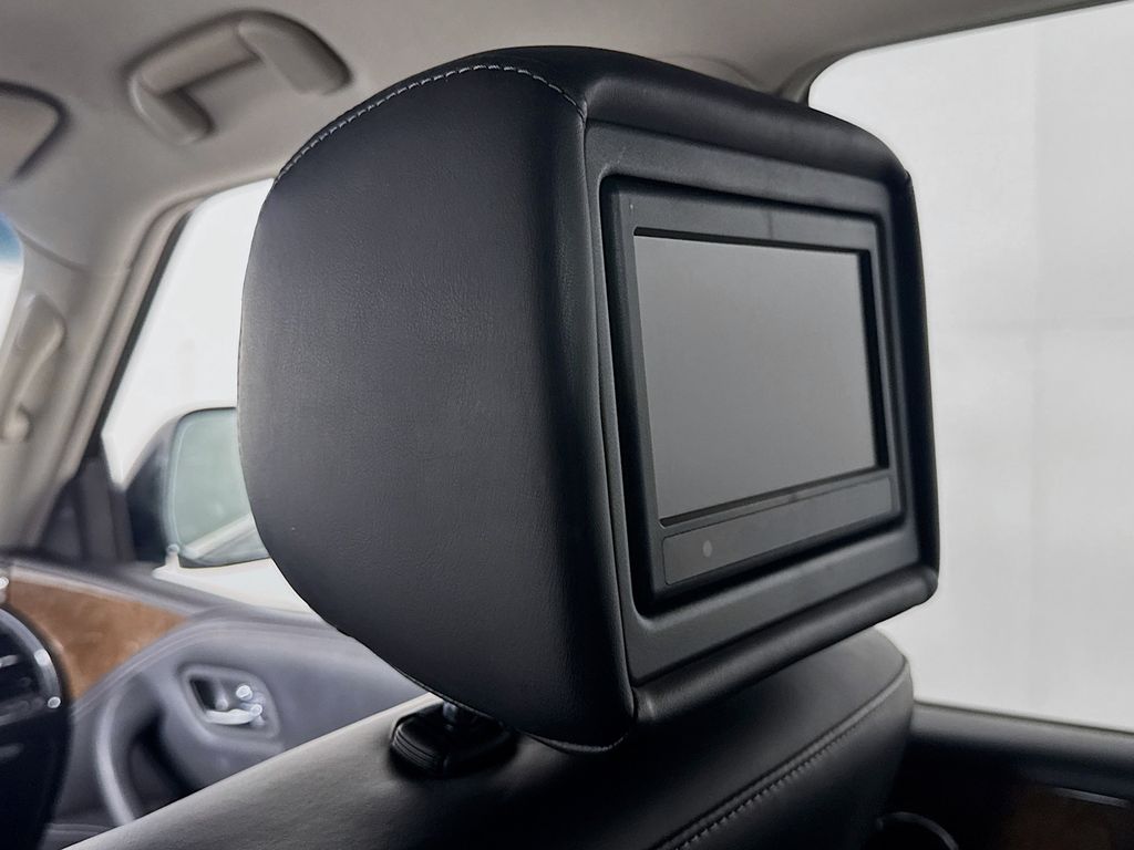 2015 Infiniti QX80 photo 26