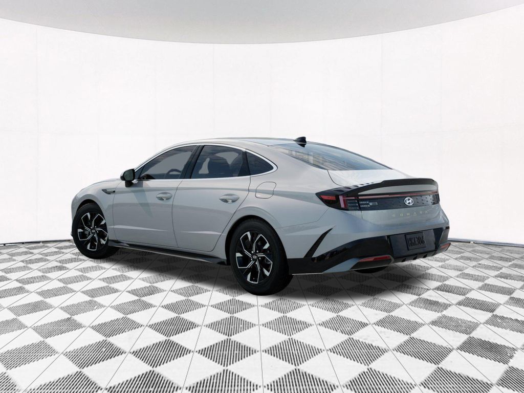 2025 Hyundai Sonata SEL photo 4