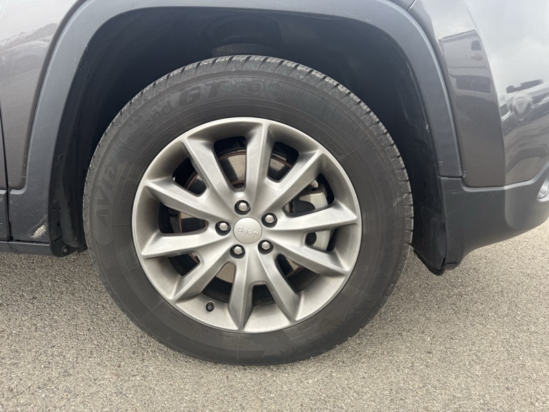 2017 Jeep Cherokee Limited photo 2