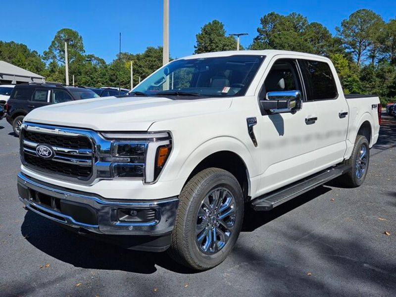 2025 Ford F-150 Lariat photo 2
