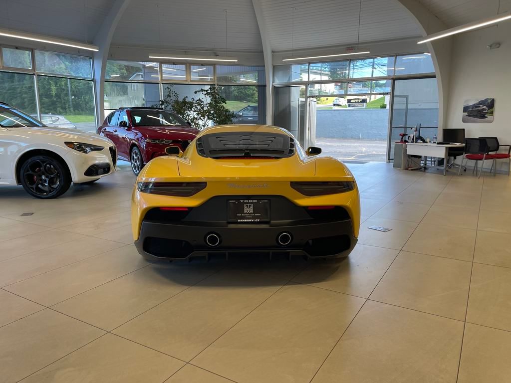 2023 Maserati MC20 Base photo 4