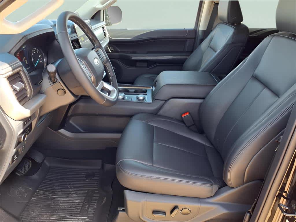 2024 Ford Expedition MAX XLT photo 18