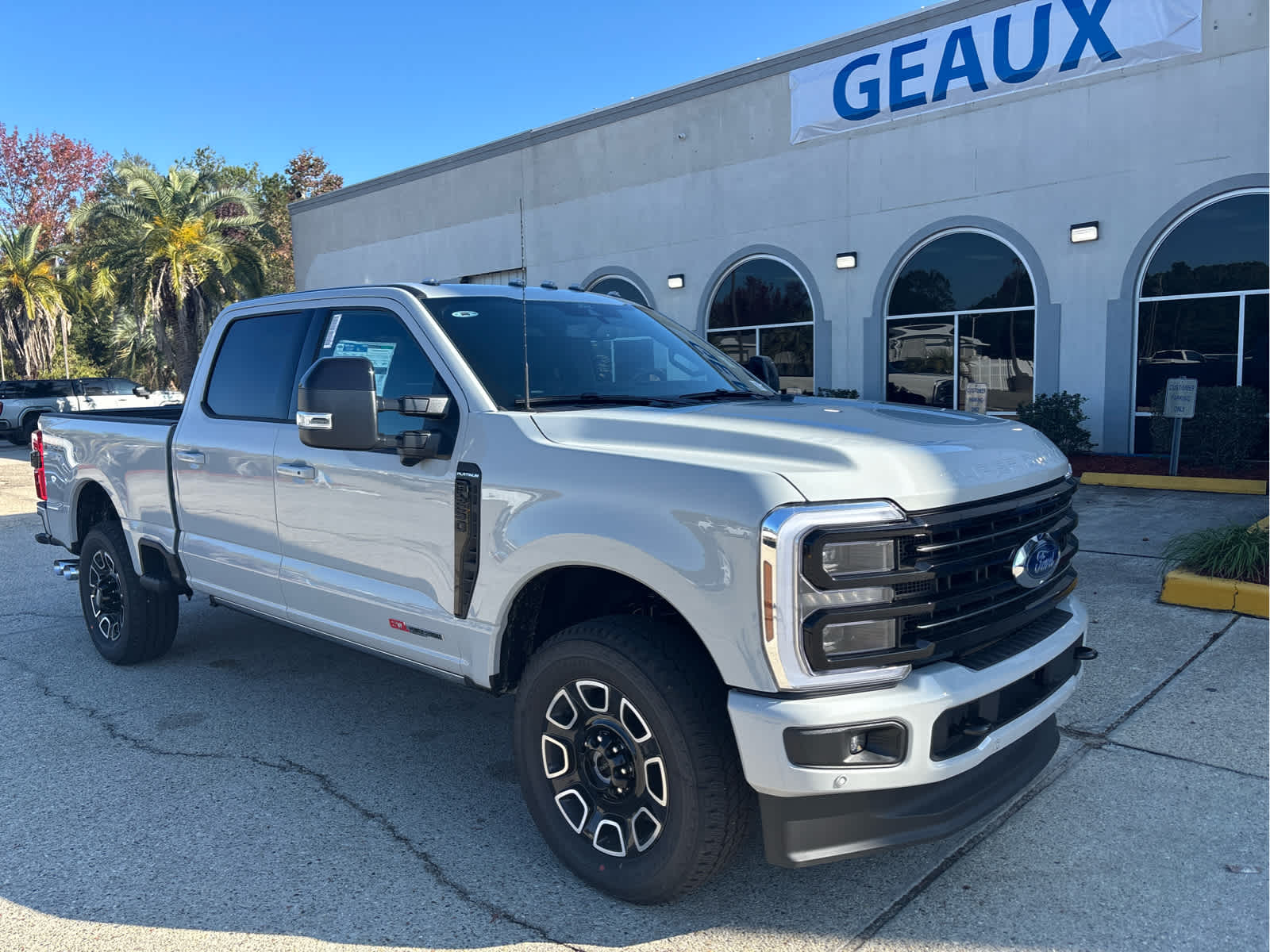 2026 Ford F-250 Super Duty Platinum's photo