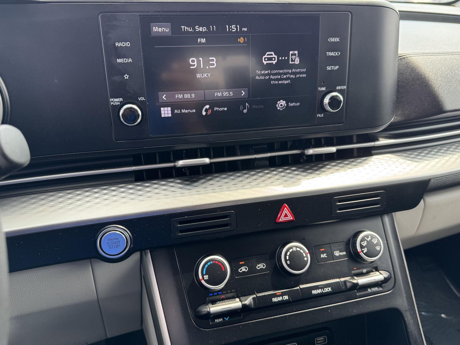 2022 Kia Carnival LX photo 16