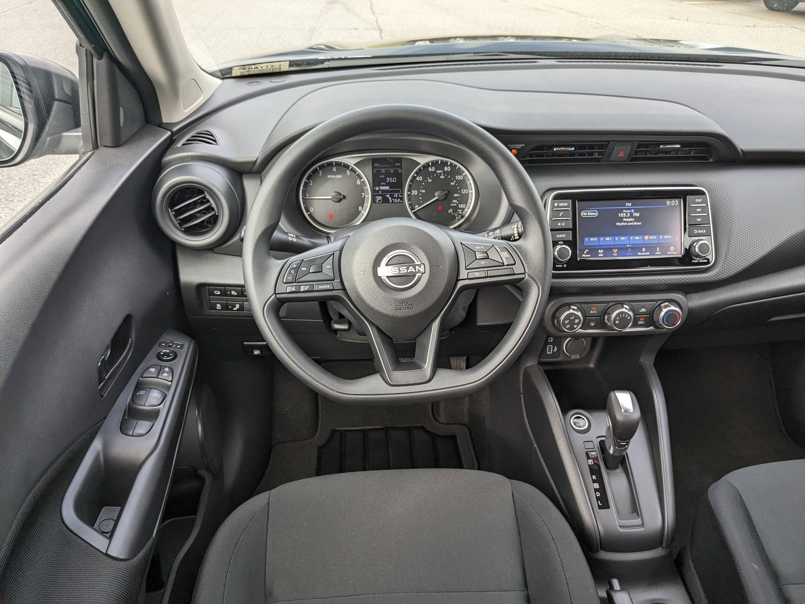 2025 Nissan Kicks Play S photo 5