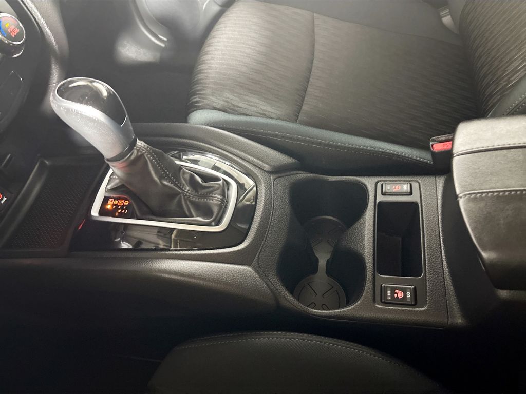 2017 Nissan Rogue SV photo 15