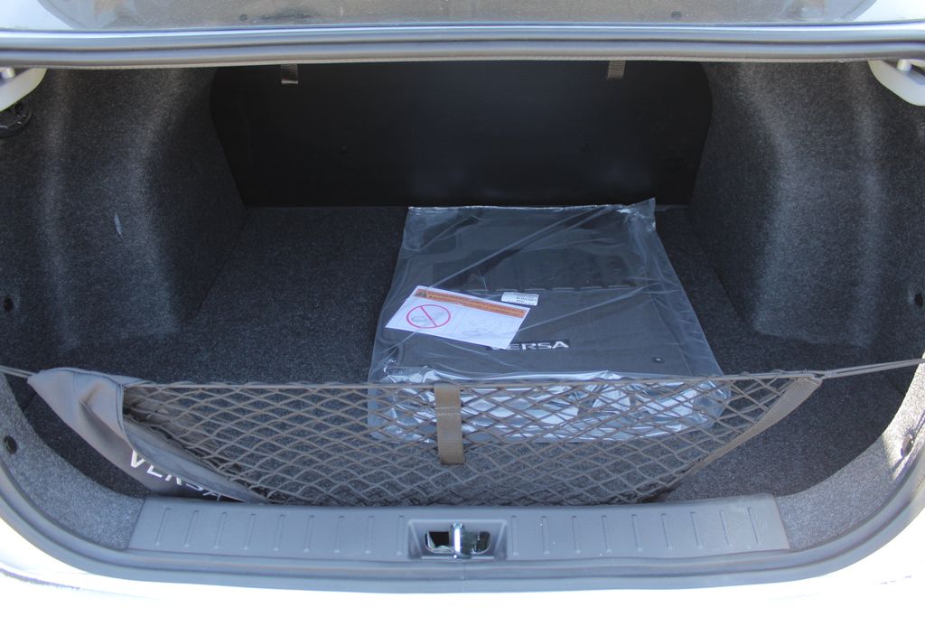 2025 Nissan Versa 1.6 S photo 20