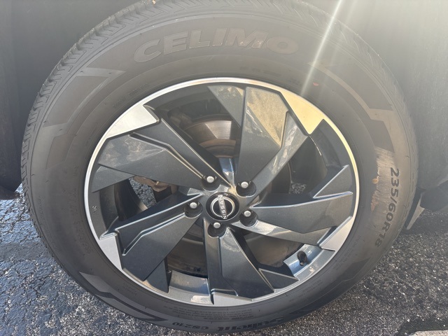 2024 Nissan Rogue SV photo 24