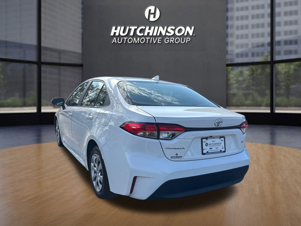 2025 Toyota Corolla LE photo 4