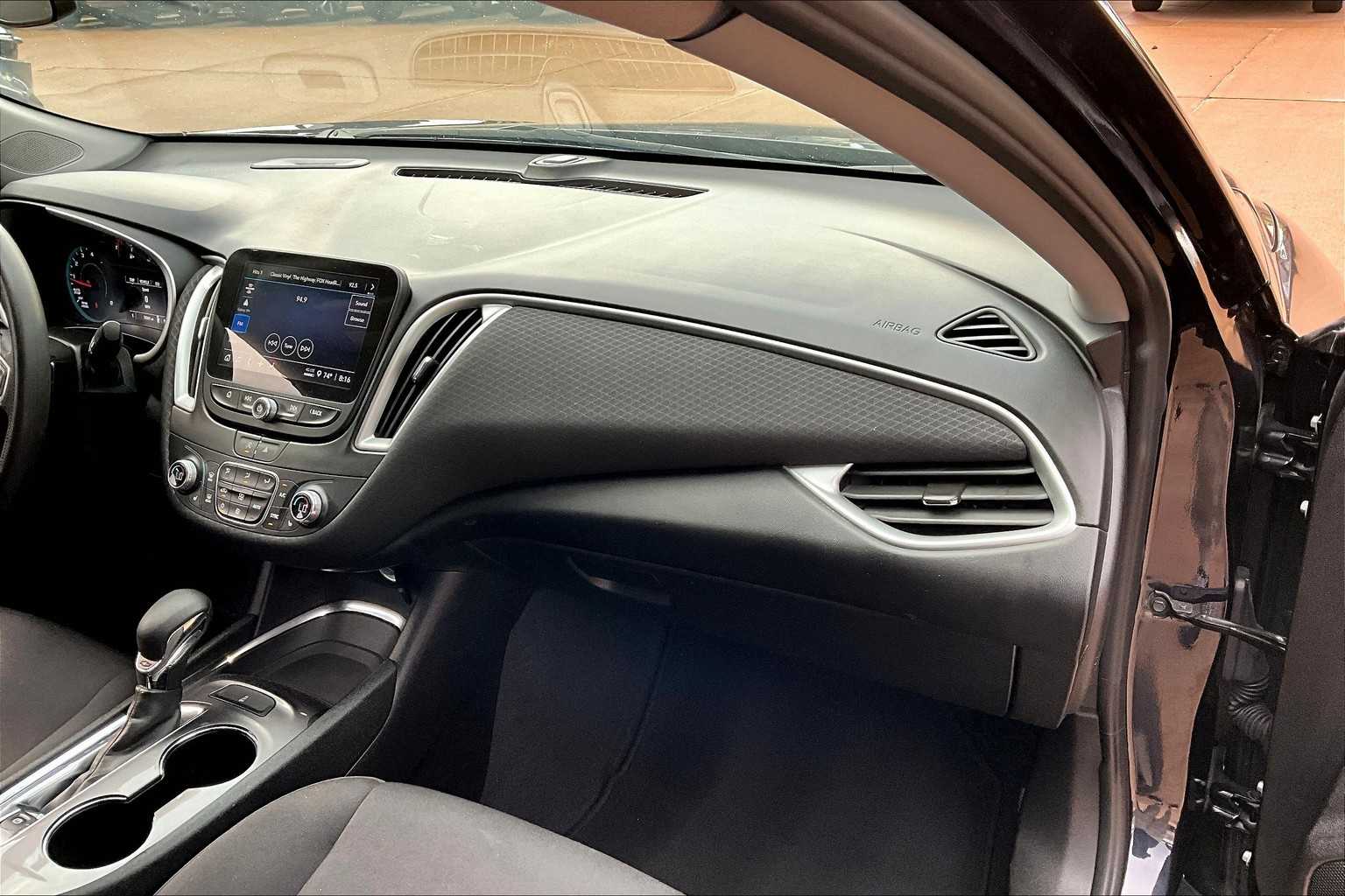 2023 Chevrolet Malibu 1LT photo 14