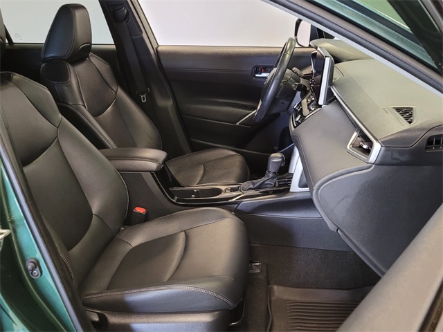 2023 Toyota Corolla Cross XLE photo 16