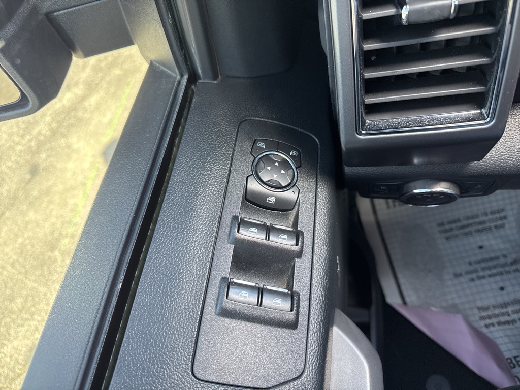 2019 Ford F-150 XLT photo 13