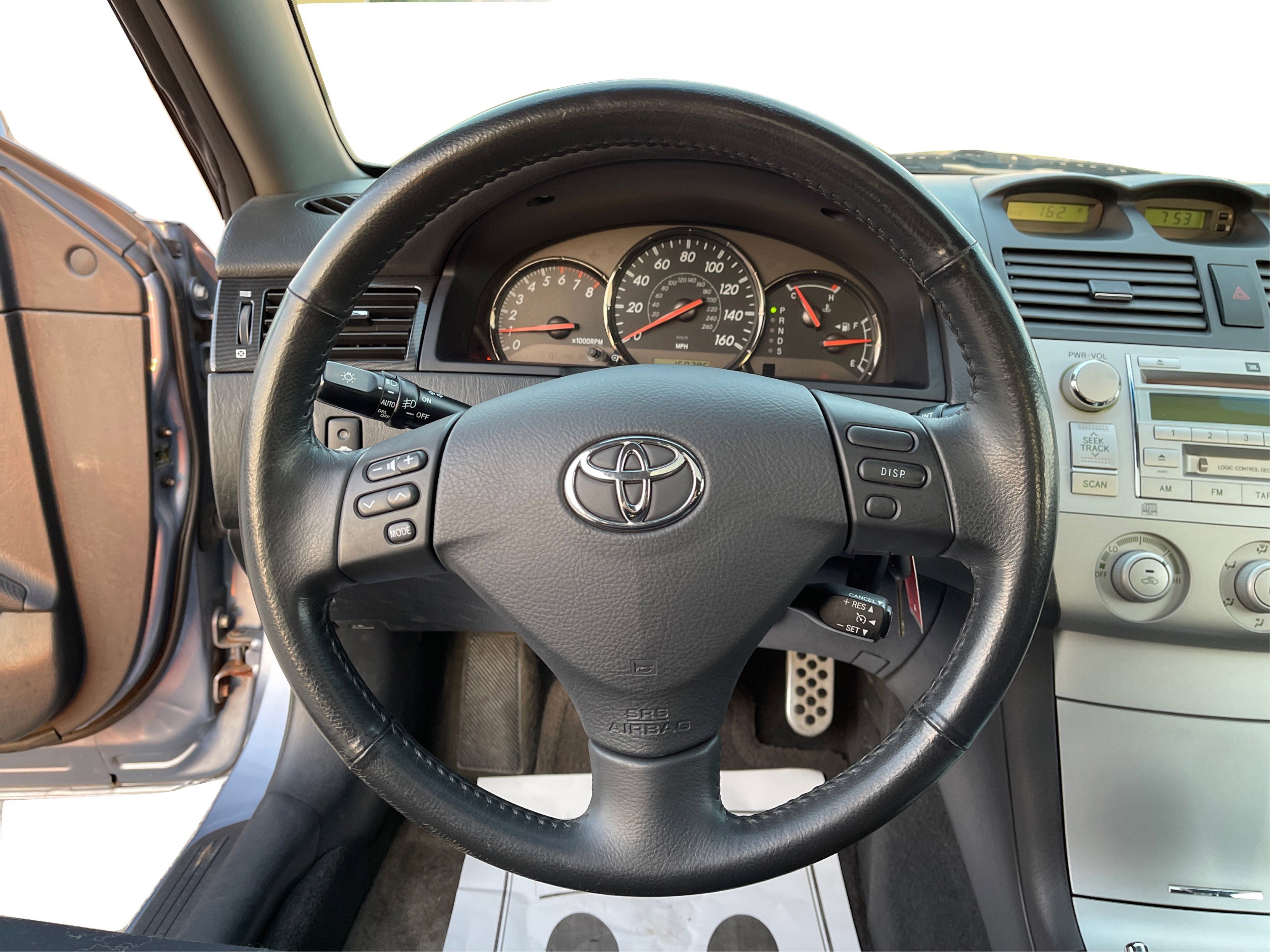 2006 Toyota Camry SE photo 16