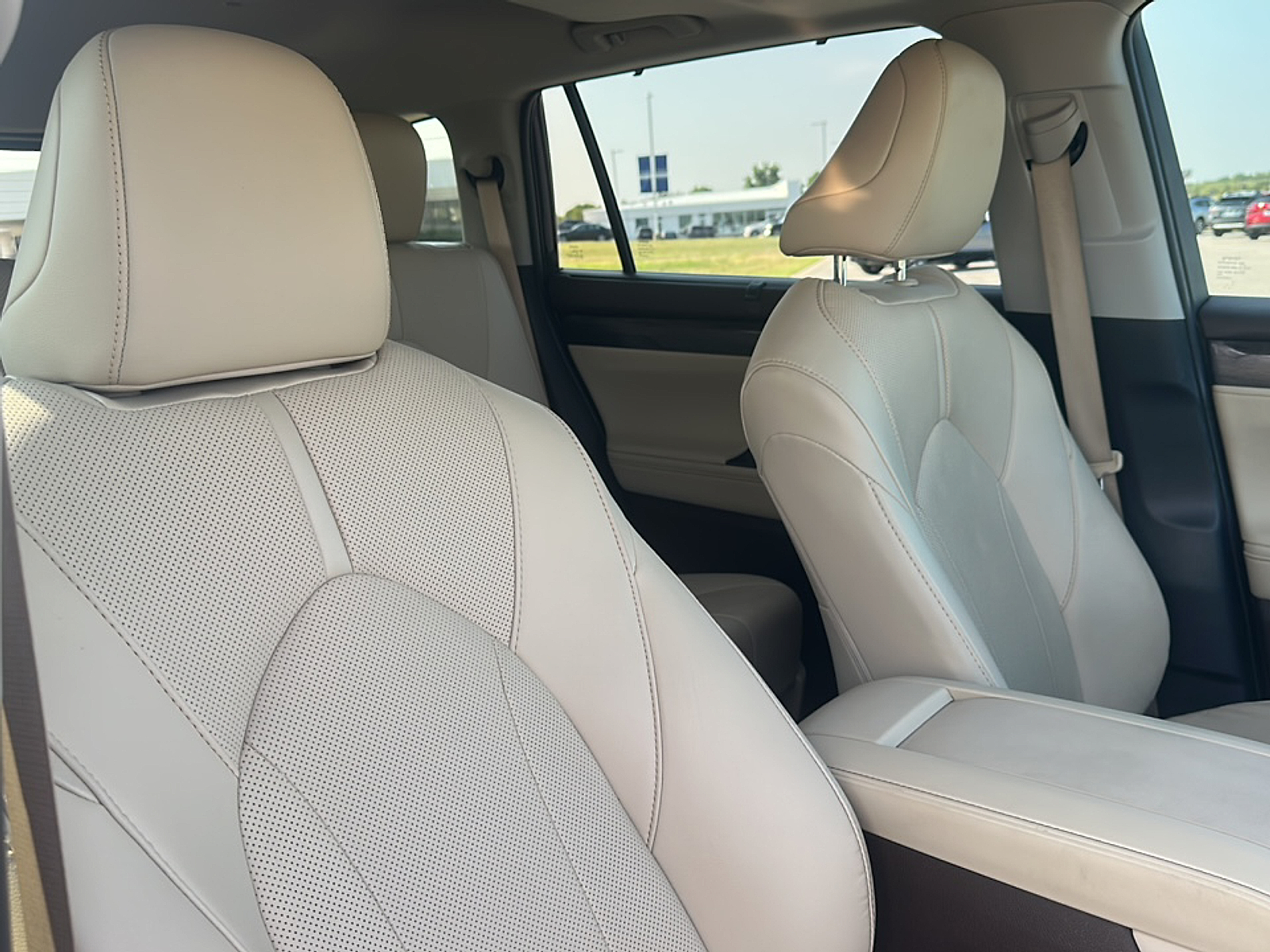 2021 Toyota Highlander Limited photo 15