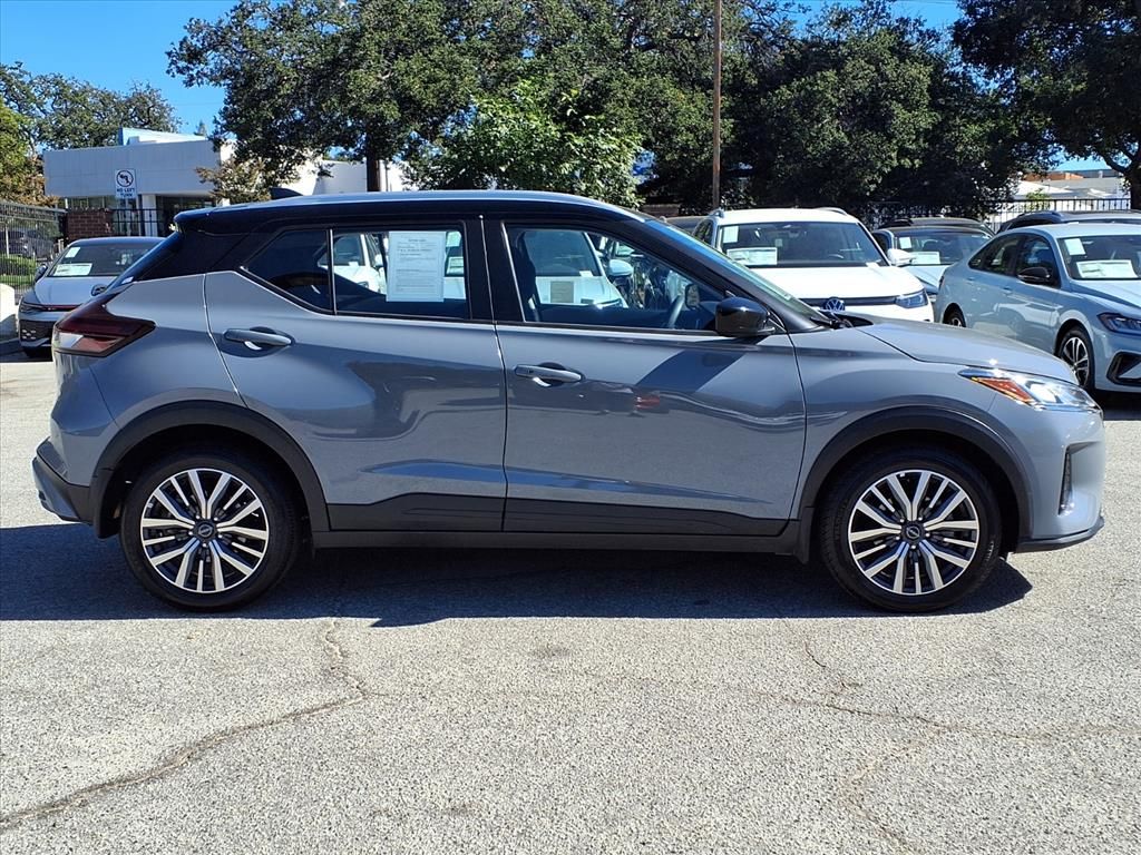 2024 Nissan Kicks SV photo 3