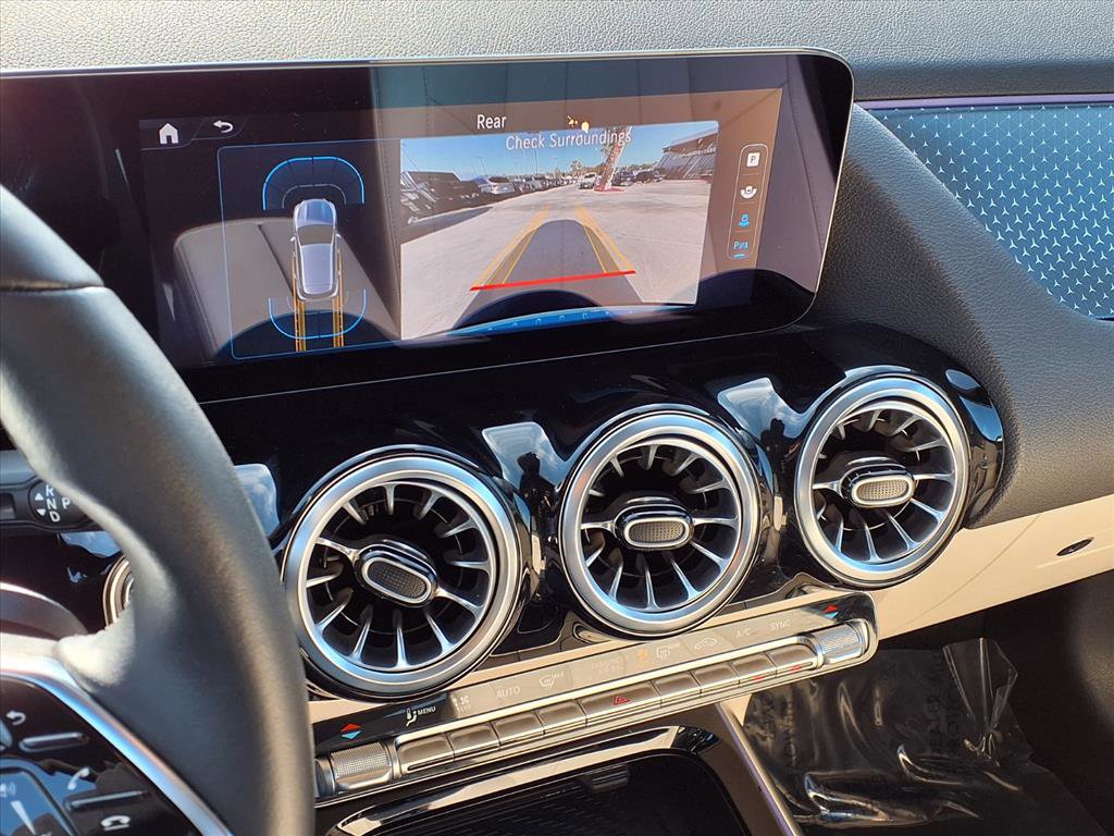 2025 Mercedes Benz GLA 250 4MATIC photo 6