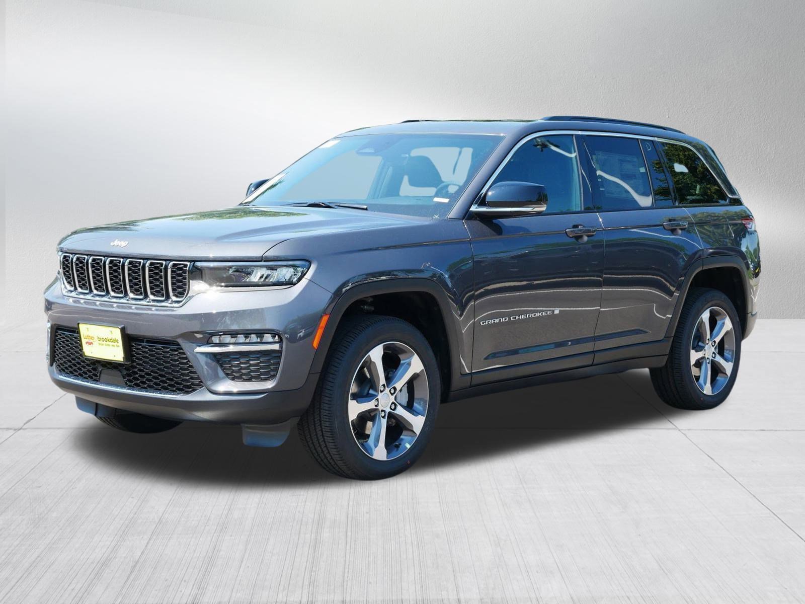 2025 Jeep Grand Cherokee Limited photo 2