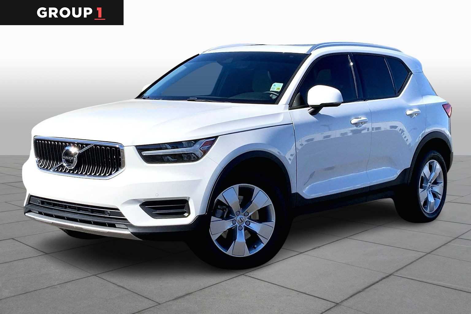 2020 Volvo XC40 Momentum's photo