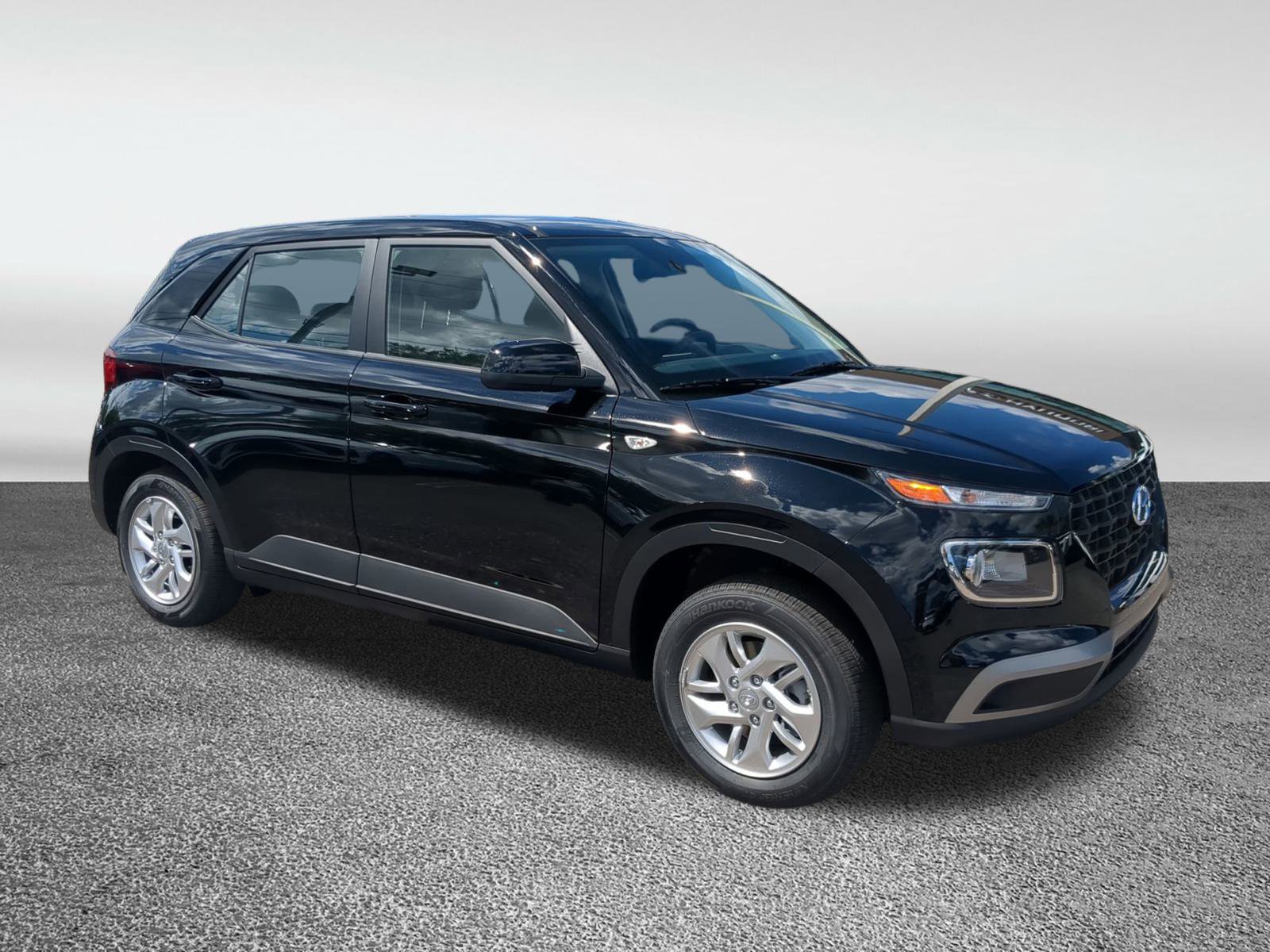 2026 Hyundai Venue SE's photo