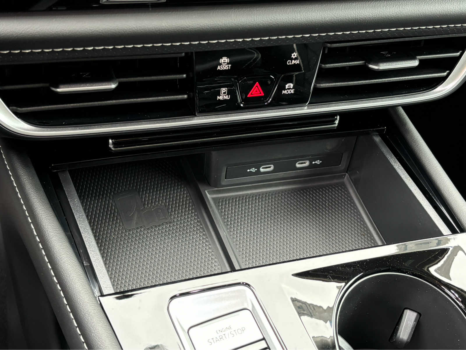 2024 Volkswagen Atlas SEL Premium R-Line photo 14