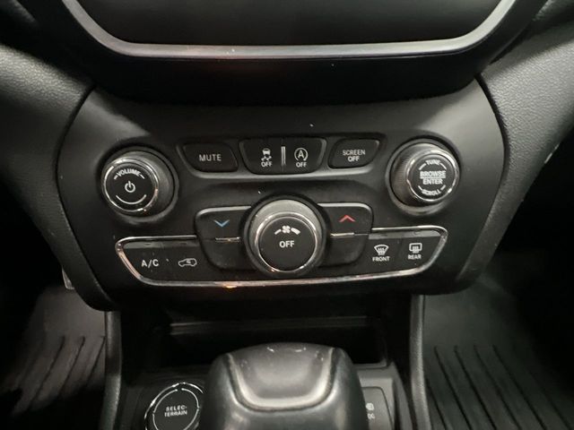 2019 Jeep Cherokee Latitude photo 13