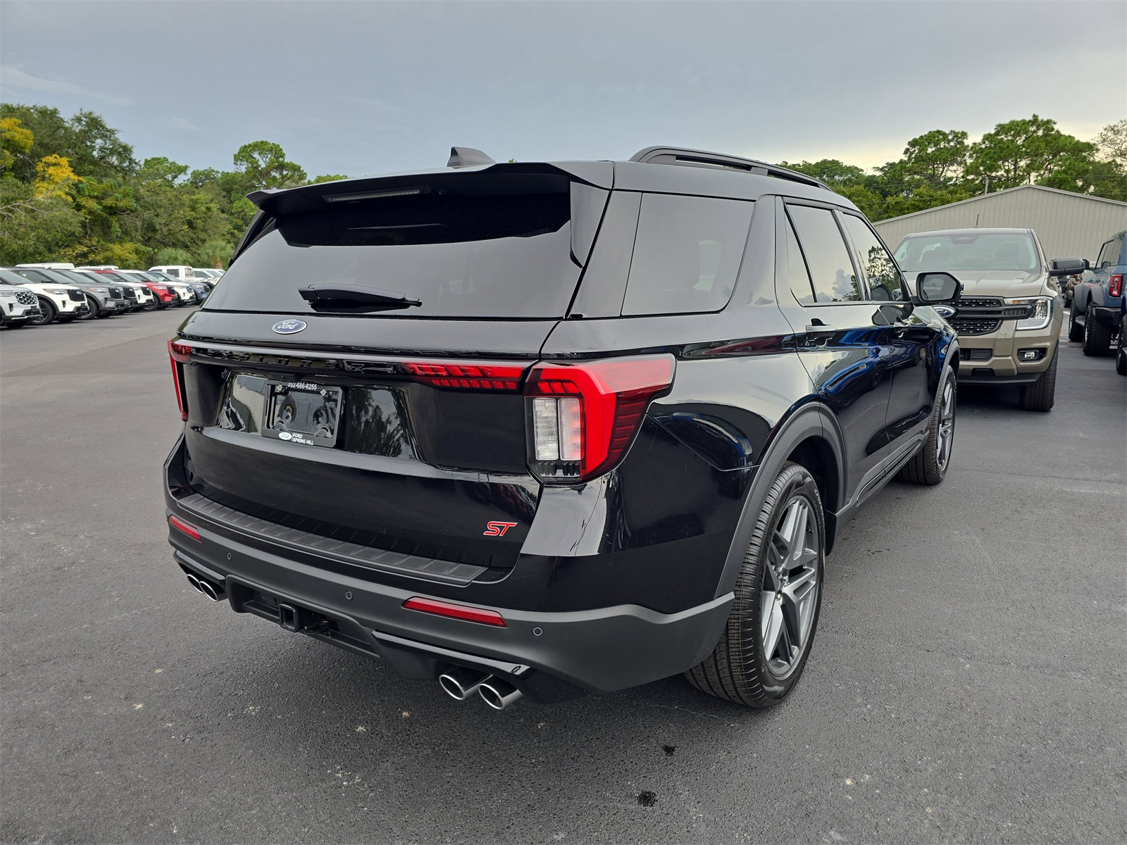 2025 Ford Explorer ST photo 2