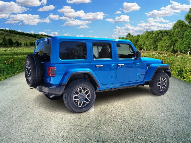 2025 Jeep Wrangler Sahara photo 4