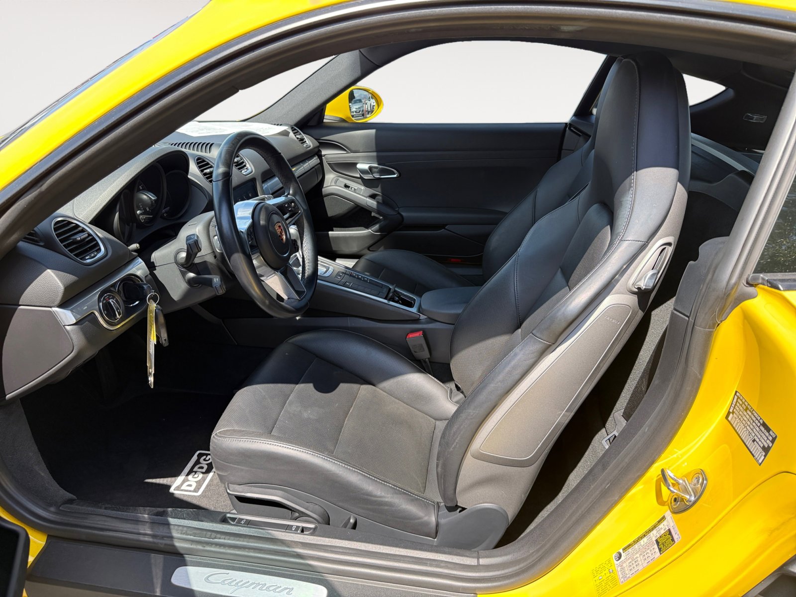 2018 Porsche Cayman Base photo 10