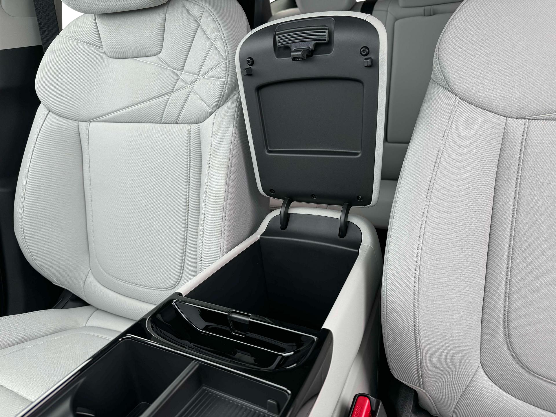 New 2025 Gray Hyundai Blue image 18