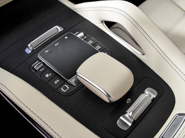 2026 Mercedes Benz GLS 580 4MATIC photo 17