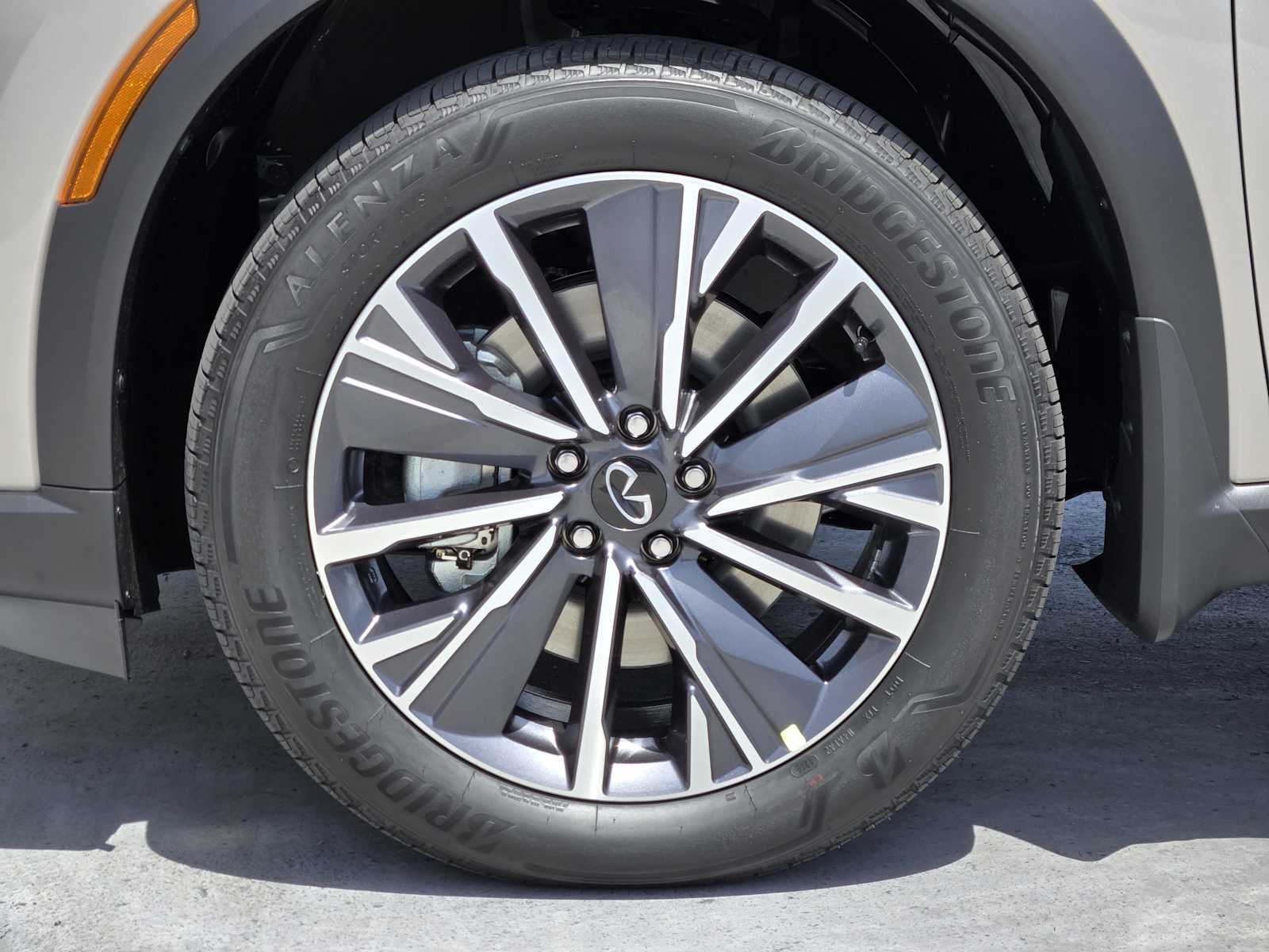 2026 Infiniti QX60 Luxe photo 6