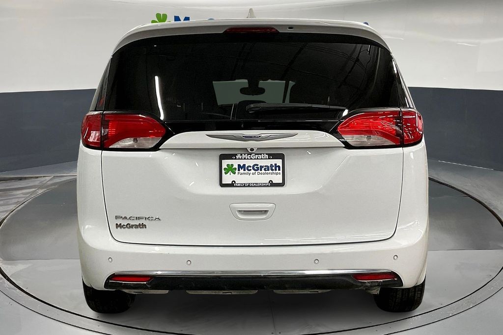 2018 Chrysler Pacifica Touring Plus photo 4