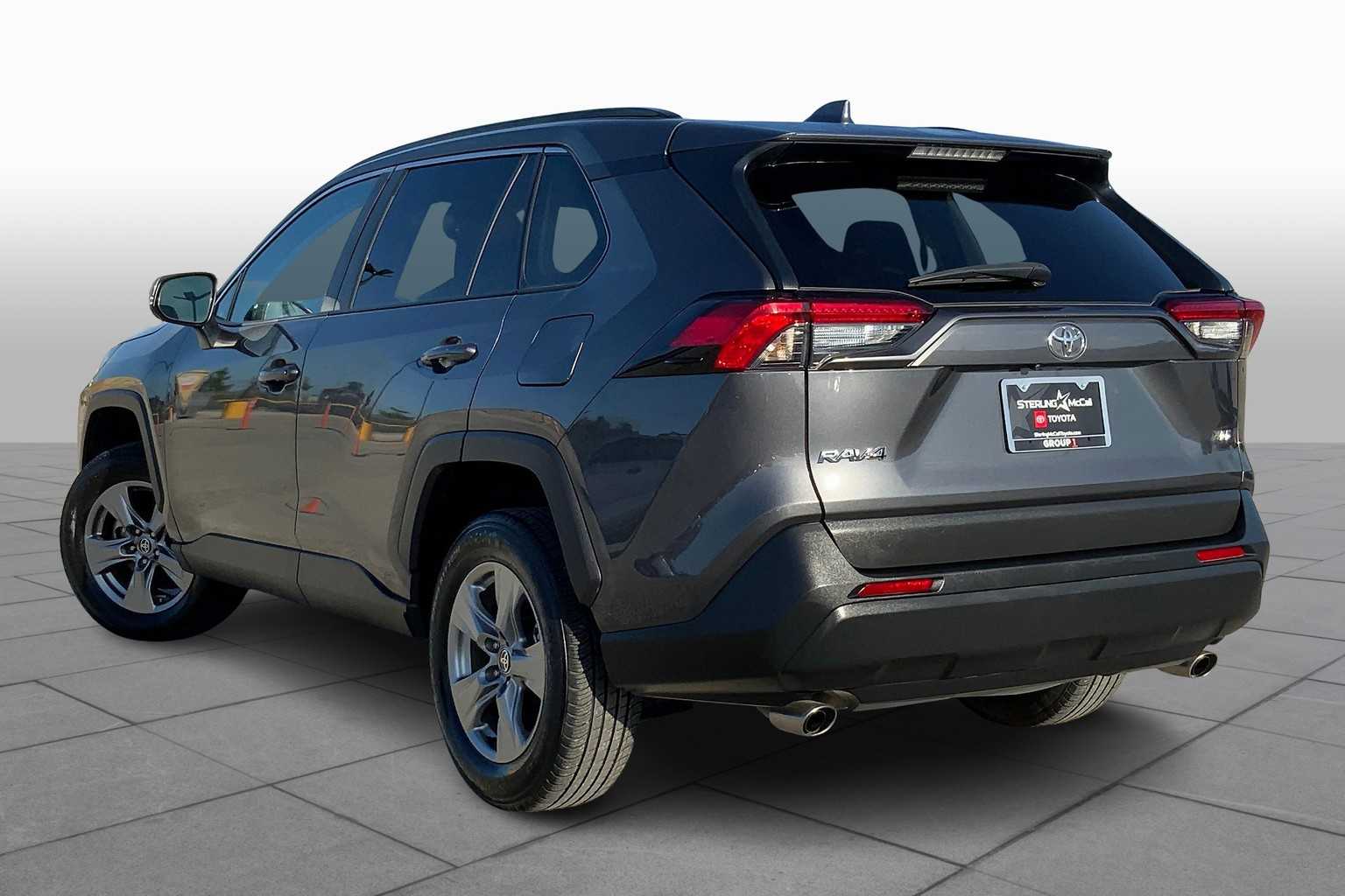 2023 Toyota RAV4 XLE photo 11