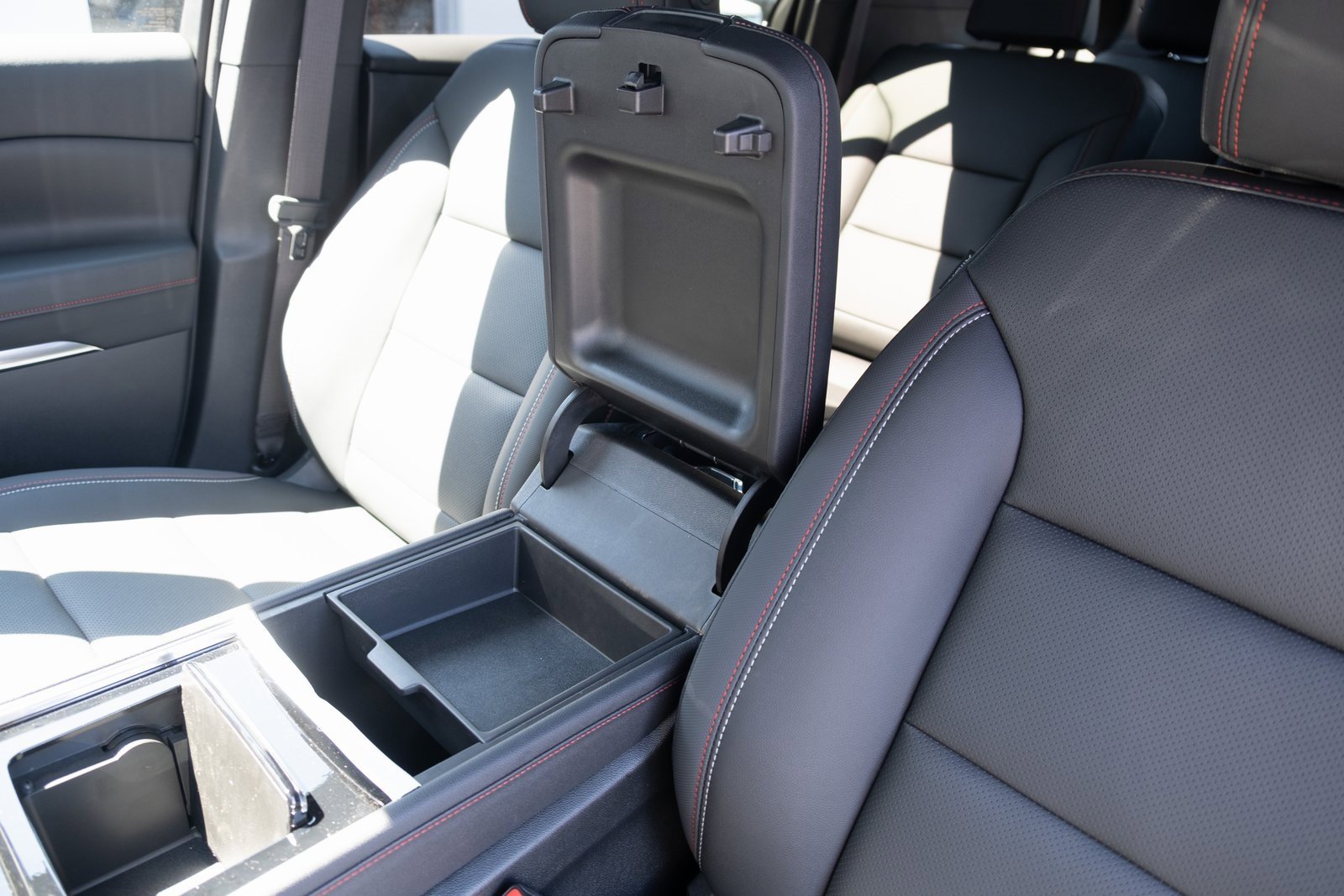 2025 Chevrolet Traverse Z71 photo 8
