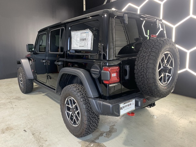 2024 Jeep Wrangler Rubicon photo 3