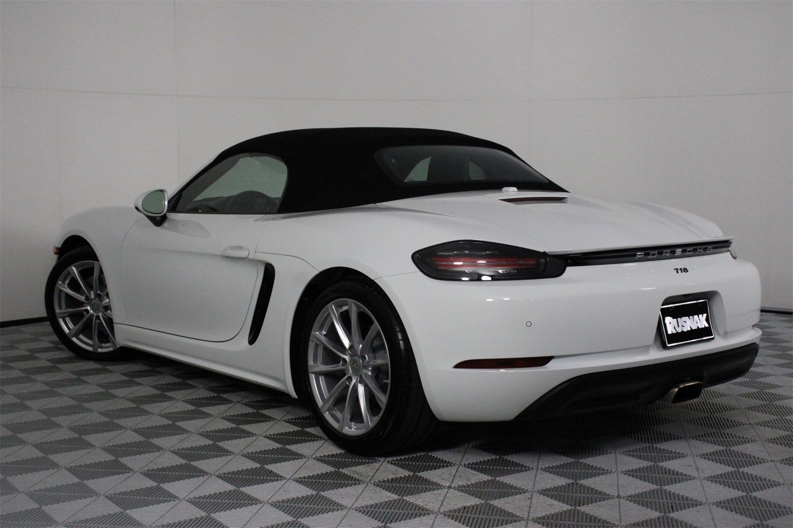 2025 Porsche Boxster photo 3