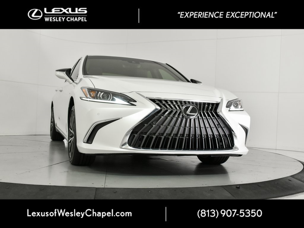2025 Lexus ES 350's photo
