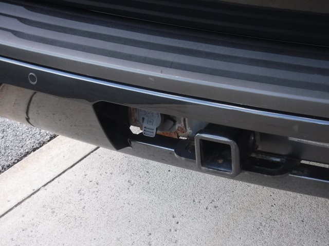 2018 Chevrolet Suburban LT photo 3