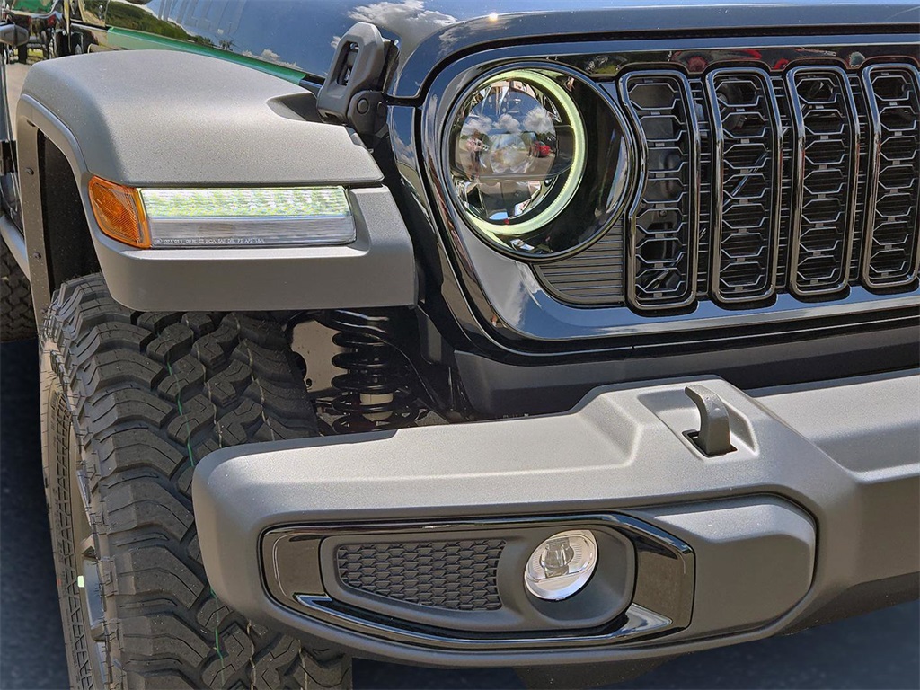 2025 Jeep Gladiator Sport S photo 3