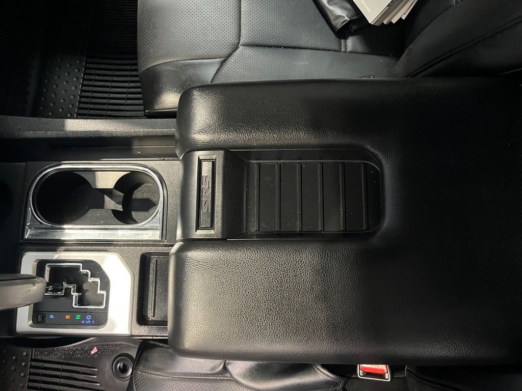 2021 Toyota Tundra SR5 CrewMax photo 18