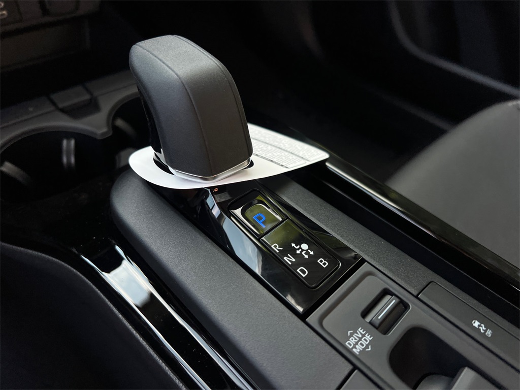 2025 Toyota Prius Limited photo 30