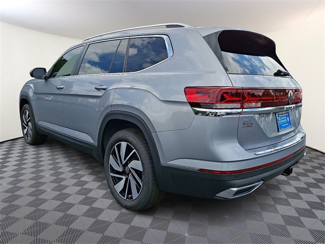 2025 Volkswagen Atlas SEL photo 4
