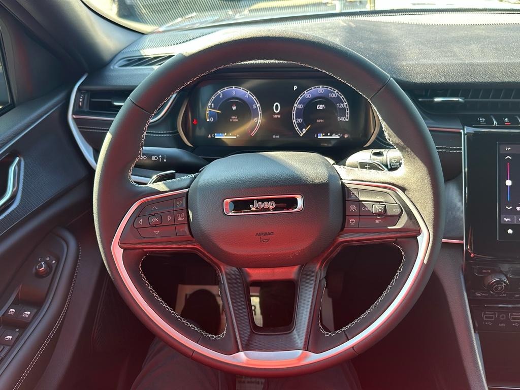 2025 Jeep Grand Cherokee Laredo photo 30