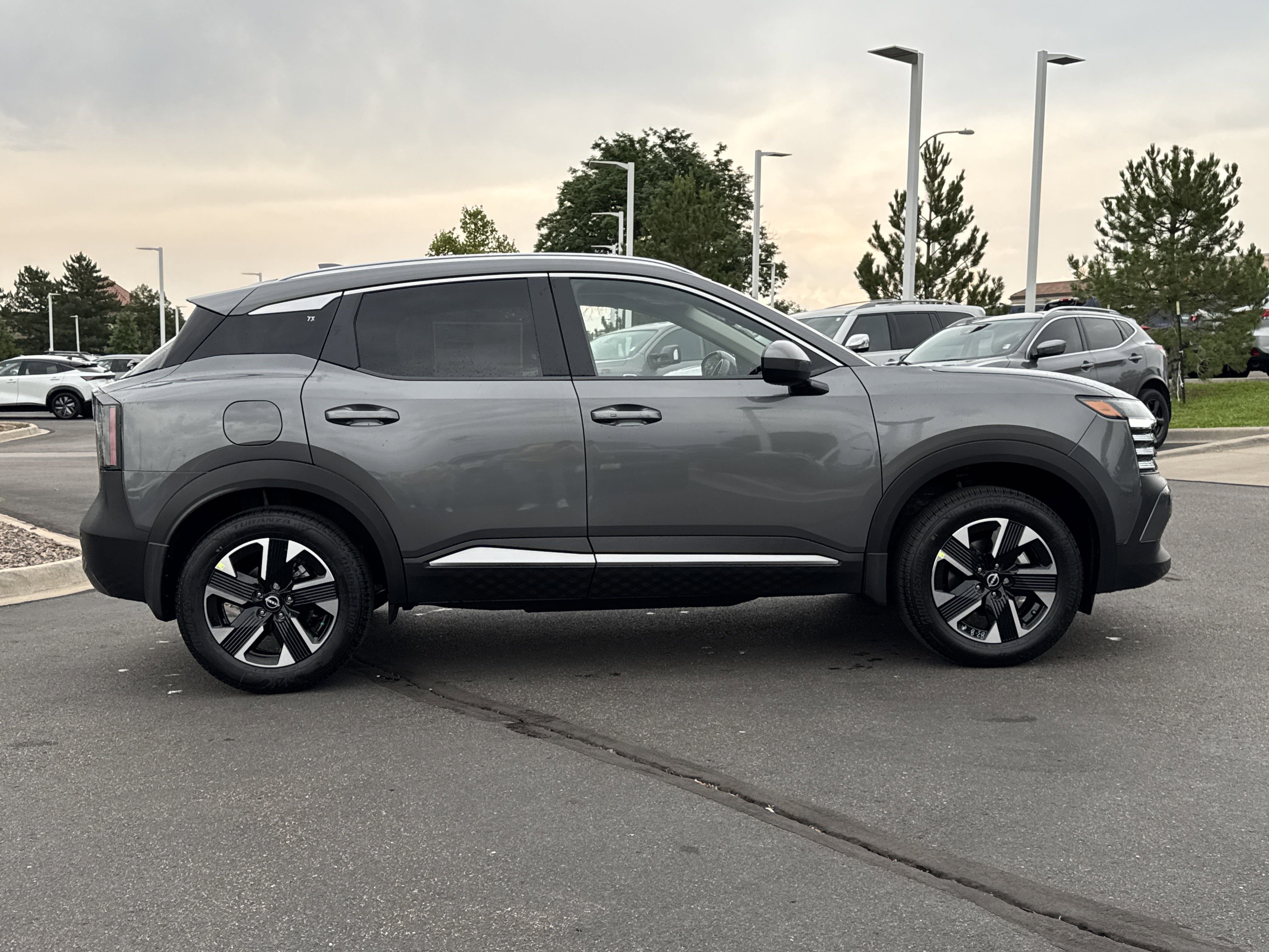 2025 Nissan Kicks SV photo 2