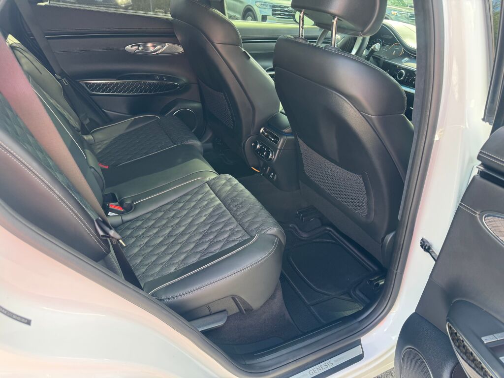 2024 Genesis GV70 3.5T Sport photo 18