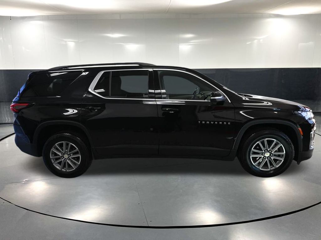 2022 Chevrolet Traverse 1LT photo 3